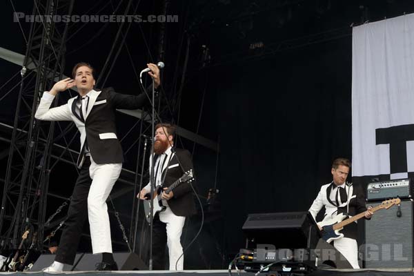 THE HIVES - 2018-06-17 - BRETIGNY-SUR-ORGE - Base Aerienne 217 - Main Stage - Per Almqvist - Karl Johan Marcus Gustavsson - Mikael Karlsson Åström